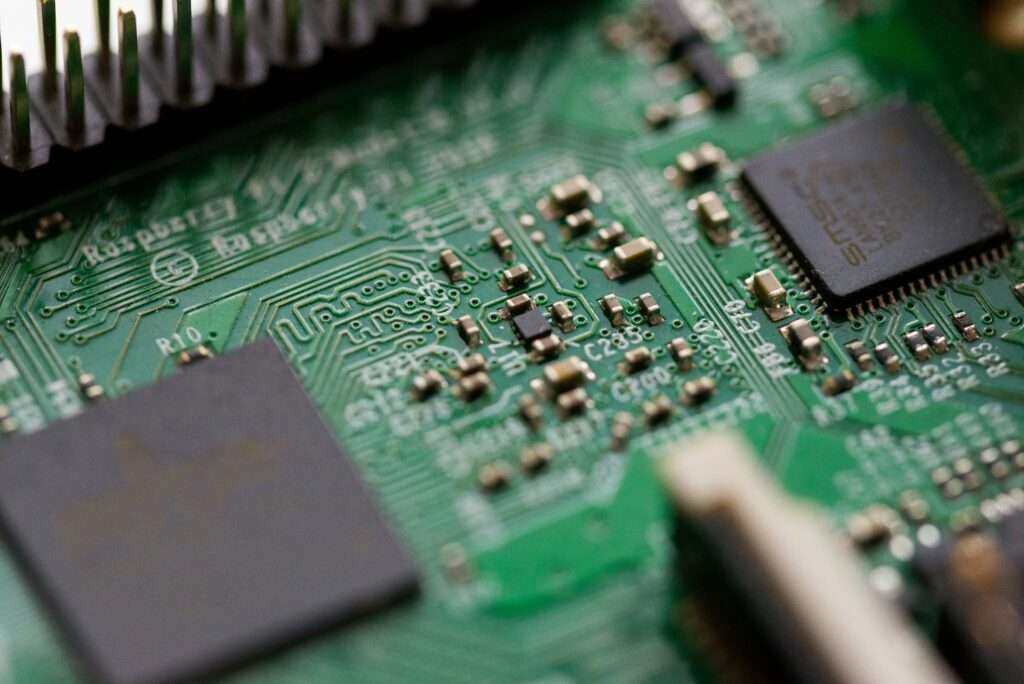 Nærbilde av en DRAM-minnebrikke fra den kinesiske produsenten CXMT, som gikk på børs i Shanghai på mandag